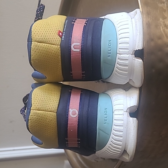 On Cloud Hi Edge Sneakers Sz W9 - Picture 3 of 8